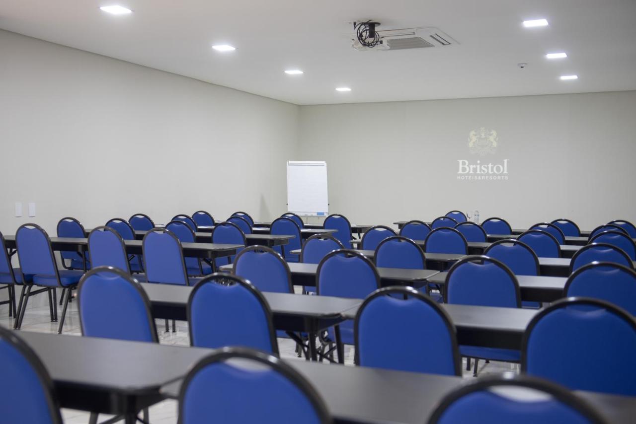 Отель Bristol Infinity Rio Claro Экстерьер фото