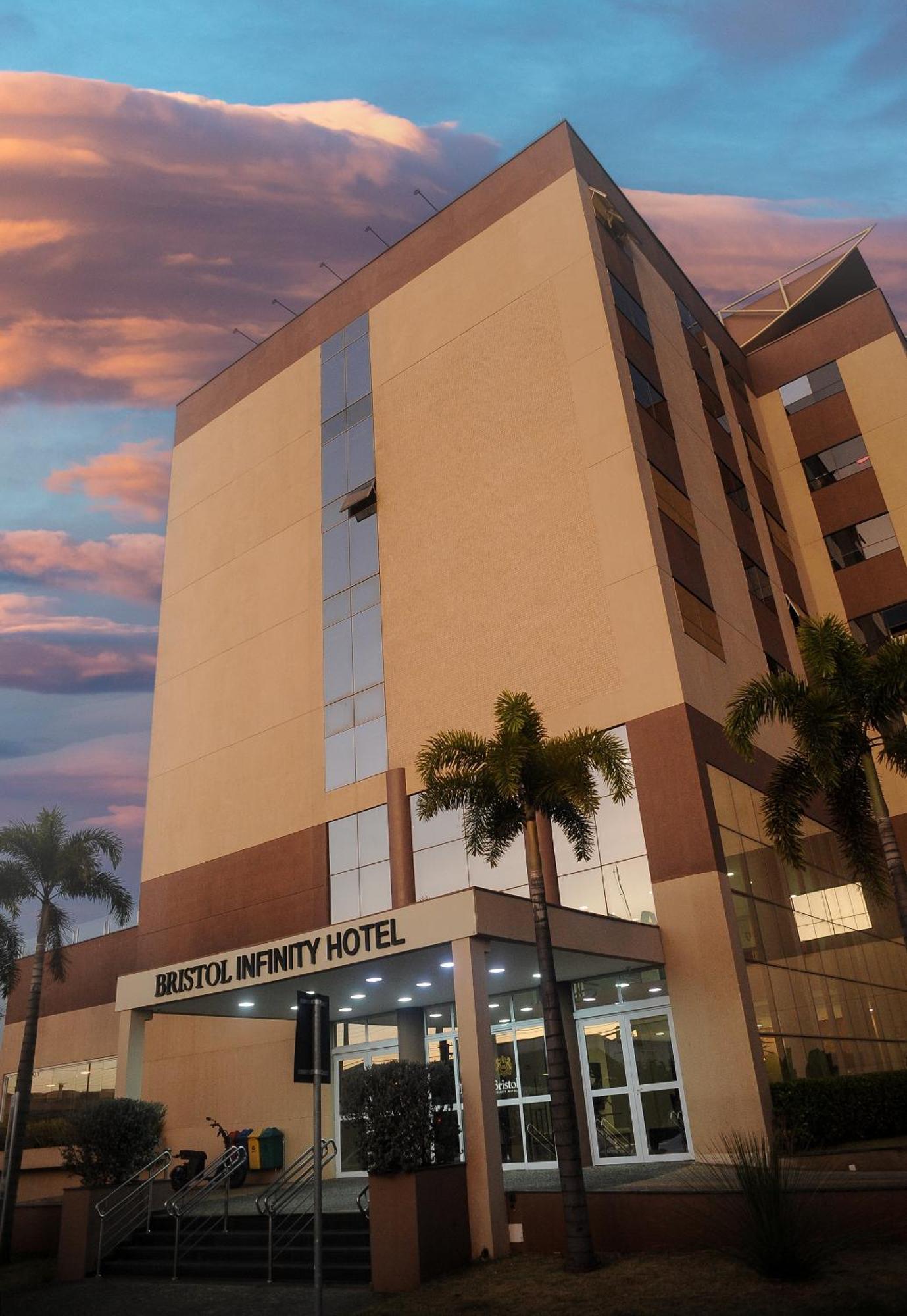 Отель Bristol Infinity Rio Claro Экстерьер фото